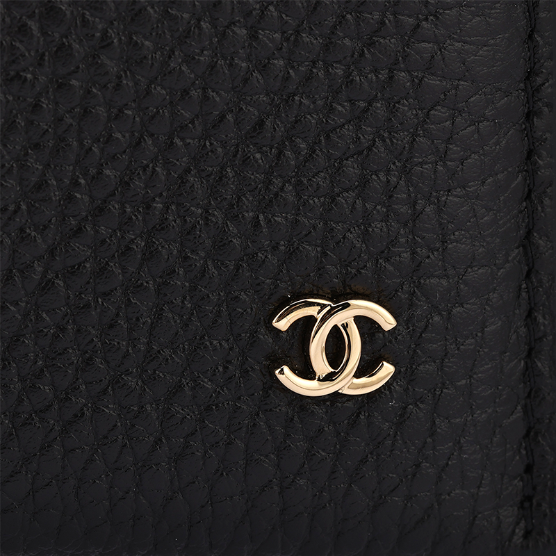 CHANEL 26S CC Logo Grained Calfskin Card Holder in Black - AP5263
