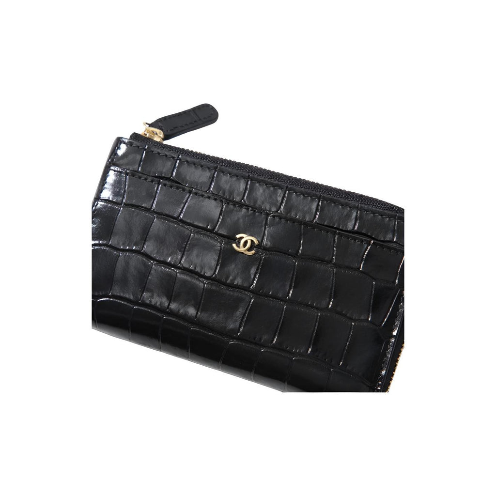 CHANEL 26S CC Logo Croc-Effect Calfskin Card Holder in Black - AP5192