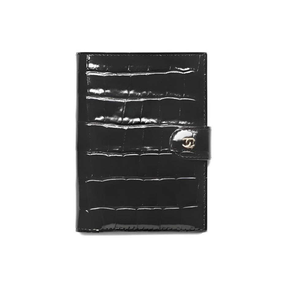 CHANEL 26S CC Logo Croc-Embossed Calfskin Passport Wallet in Black - AP5193