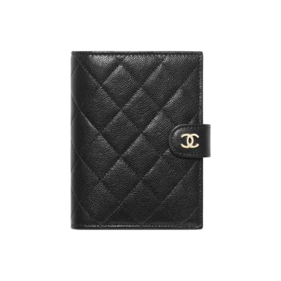 CHANEL 24K CC Logo Quilted Shiny Grained Calfskin Small Passport Holder in Black