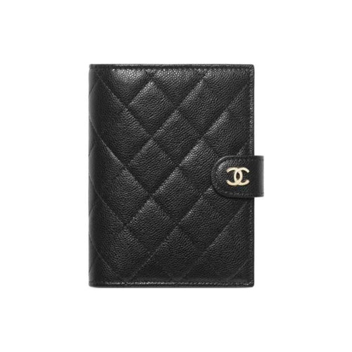 CHANEL 24K CC Logo Quilted Shiny Grained Calfskin Small Passport Holder in Black